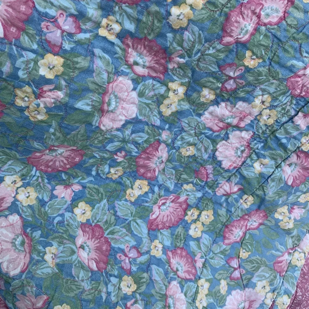 Vintage Floral Patchwork Quilt - Pink and Blue